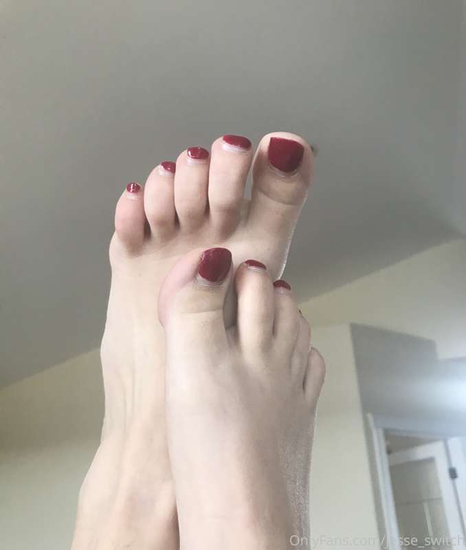 I desperately need a pedicure 🙃