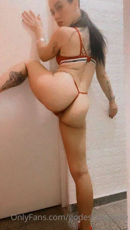”Si la ves como va, ella es pura sensualidad, como ella ya n.. 3