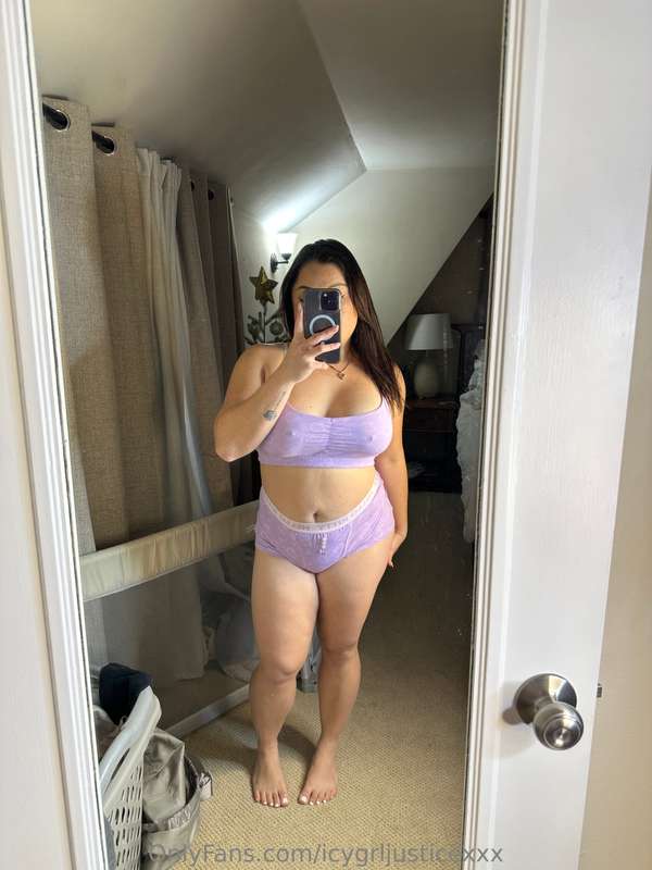 Do I look good in this?😈😈😈