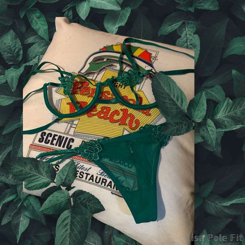 I want you to treasure my chest and plunder my booty …😉🏴‍☠️🍑..