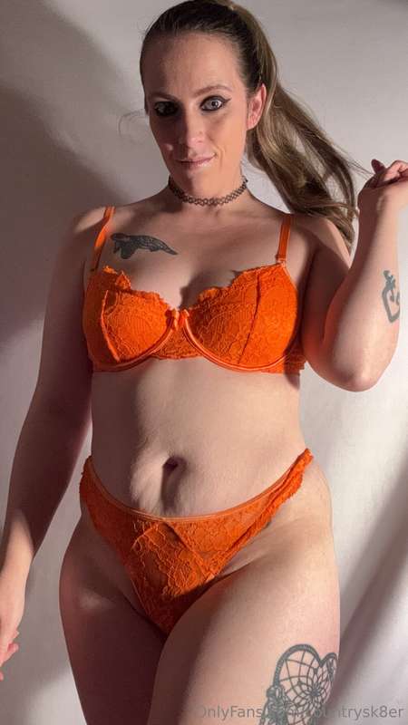 Trying to earn some bill money 💴 hope u love what you see 