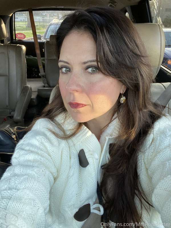 Just some heading to work pics!  I’ll post a few more sexy o.. 1