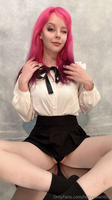 I’m rocking a special Christmas outfit today and couldn’t re.. 15