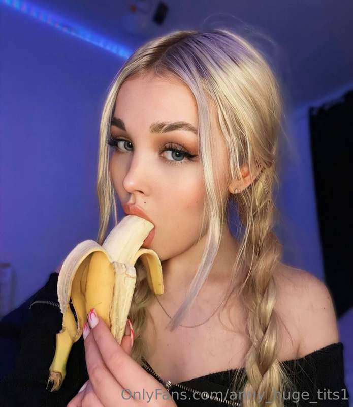 You should be here right now @sophiebbface🍒
Do you think we ..