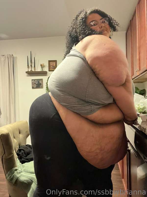 Prepping some dinner. You wish I was eating you instead? 😘 4