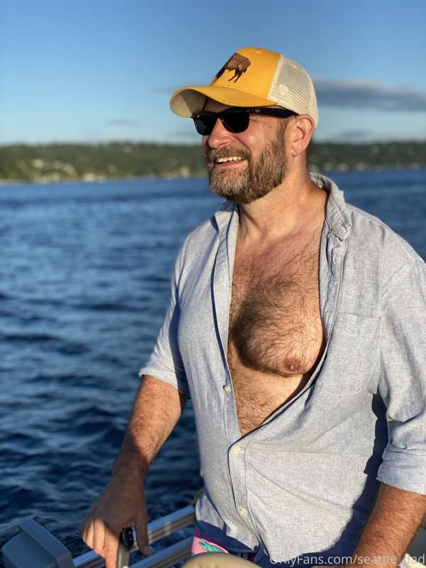 Perfect Fathers Day on the lake!

I’d love to hear what you .. 4