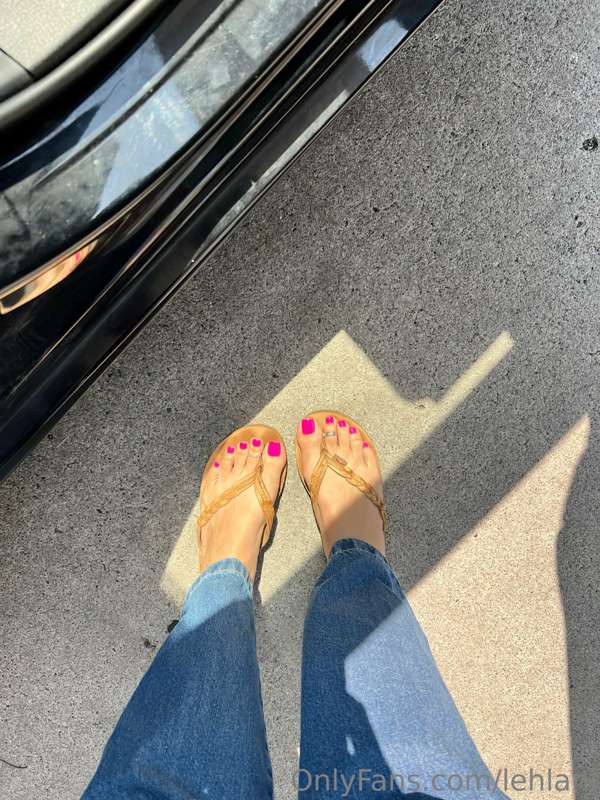 My rainbows are so worn in 😌 love looking at my sole prints 2