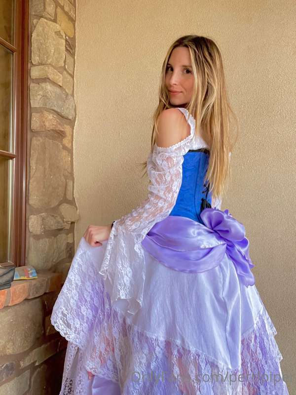 I finally got my princess outfit at the Renaissance festival.. 1