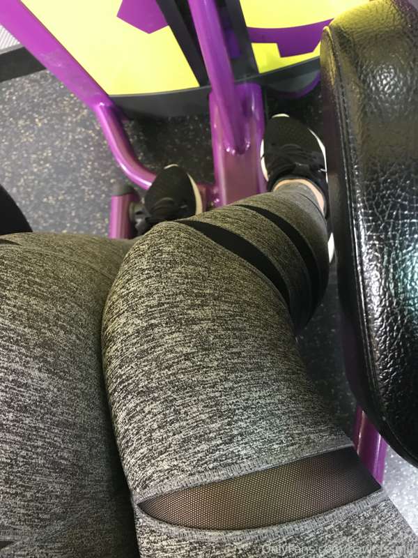 Some sneaky shots from the gym today (3pics) dressed.. undre.. 1