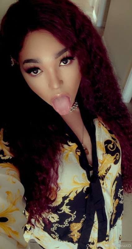 I know a lot of u like seeing my cute face so here is some x..