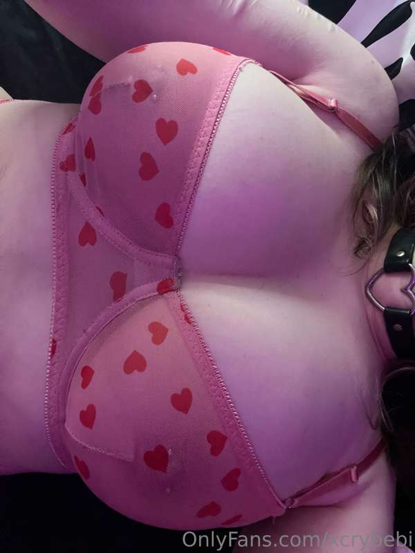 Its almost valentines day!! 💝 ill be sending out a little vi.. 2