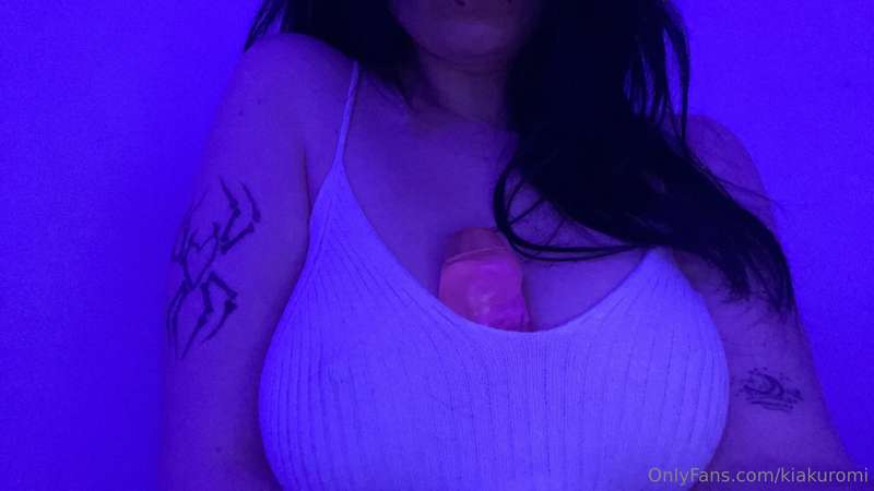 Some titty focussed content for my boob lovers <3 5