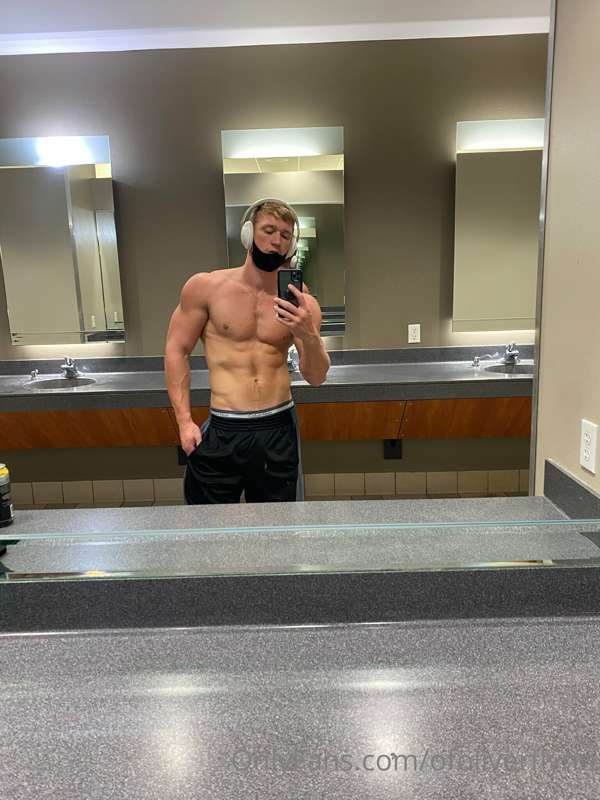 Happy Sunday, let's have some fun! 😈