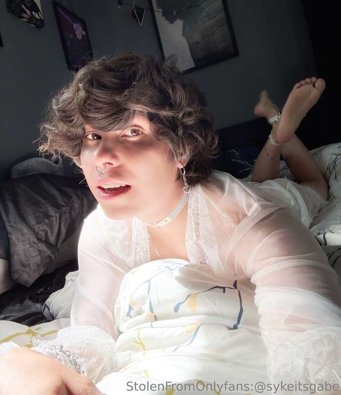 Oh well fuck it… just gonna say that toy is fucking big for .. 32