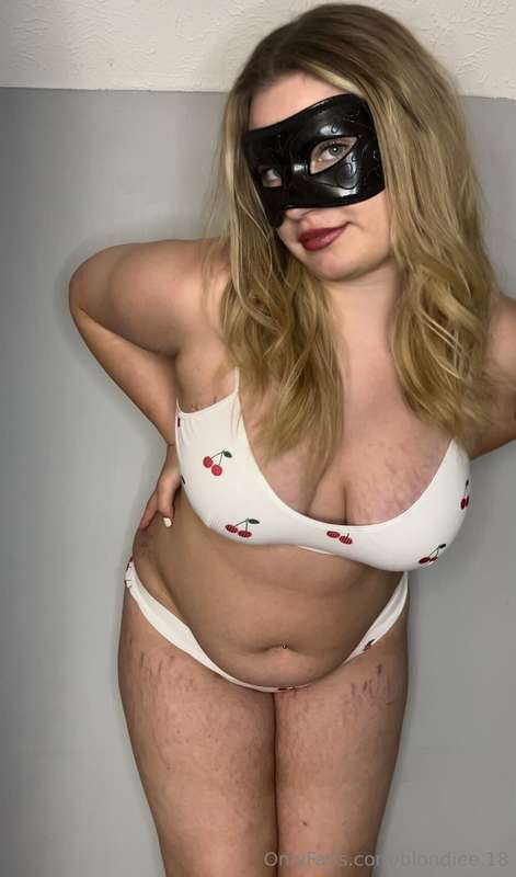 Cherries 😉🍒 They are so fun to squeeze… 5