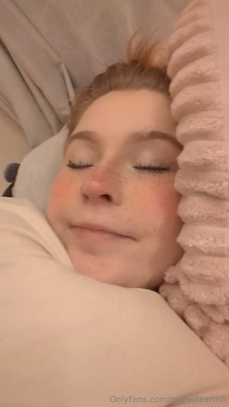 I am so cozy. Goodnight 🩷