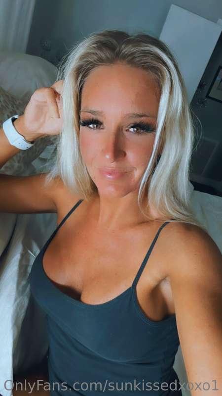 Goodnight!!! Dream of me 💦😘