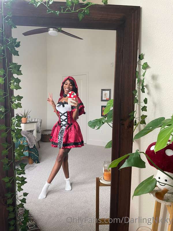 ♥️ Love is in the air! Sending some gushy wet customs to sub.. 4