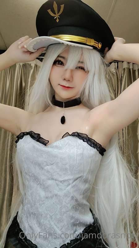 Feels like Quite a while have not been posting some pits~
I .. 1