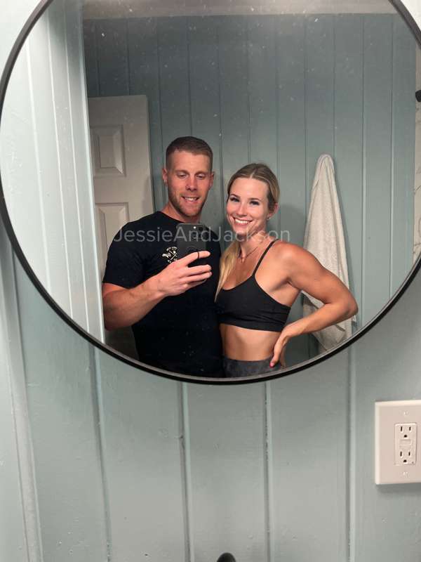 **Saturday morning workout** 💪🏼
I love that we share the sam.. 2