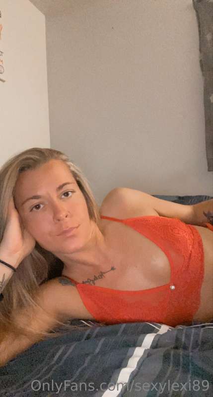 I think I may need to go back blonde! 🔥🥵😍👱‍♀️ what’s y’all’s..