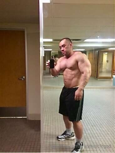 Ryanmusclegod - Onlyfans - 15 Aug, 2024