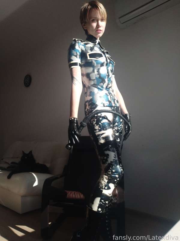 Latexdiva - Fansly - 22 Aug, 2022 10