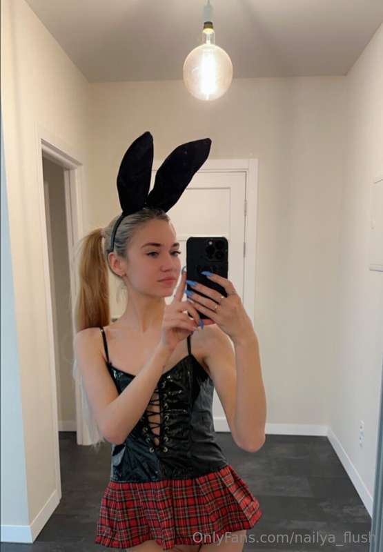 This hot thing @trixietwix 🔥 is waiting for you ❤️ She has a..