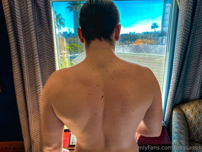 your nail marks would look good on my back.. 😈