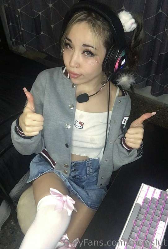 New hair clips are the best💖 You know, I love fluffy things,.. 2