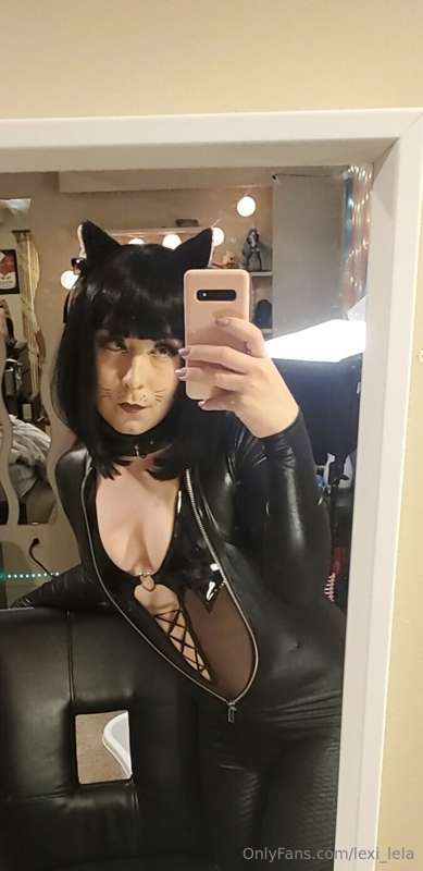 On friday, I went to my first ever irl kink event! It was su..