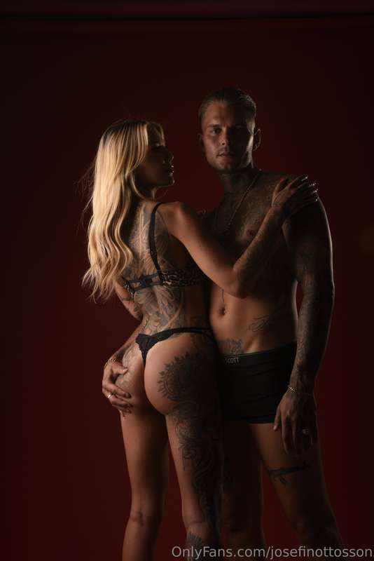 Nu kommer första släppet bilder från plåtningen i tisdags 🖤😏 2