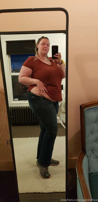 I'm really enjoying taking sexy selfies at work after I'm fi.. 4