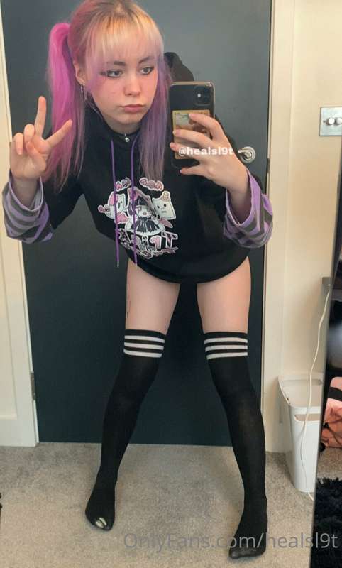 Big top with panties is my favourite combo, it’s so comforta.. 16