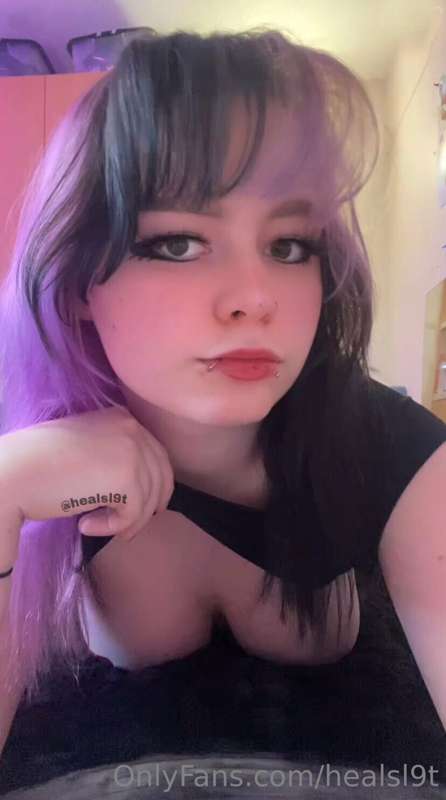 are you cumming on my tits or my face? 💦
