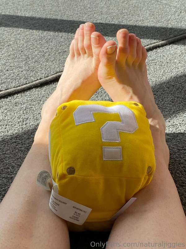 Who here likes #videogames? My feet certainly do! Come and c..