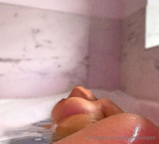 i love being naked 💦