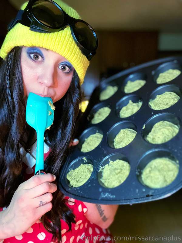 You'd lick this batter off my fingers too, right? 7