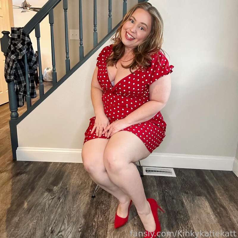 Kinkykatiekatt - Fansly - 20 Mar, 2023