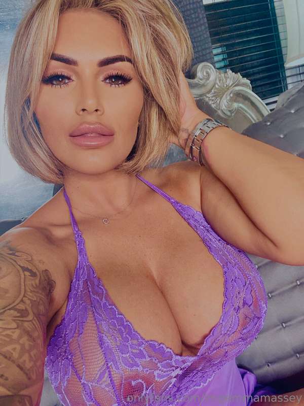 Morning babes, message me if you woke up with some morning w..