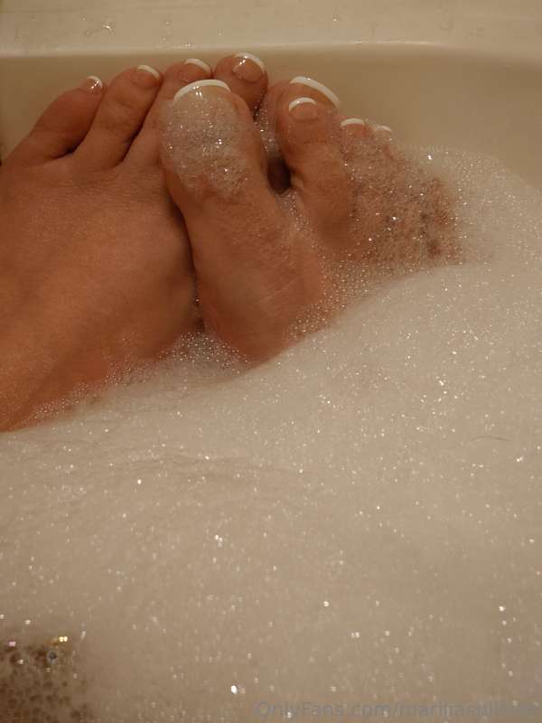 Tell me what your feet desires are! Are you looking for cust..