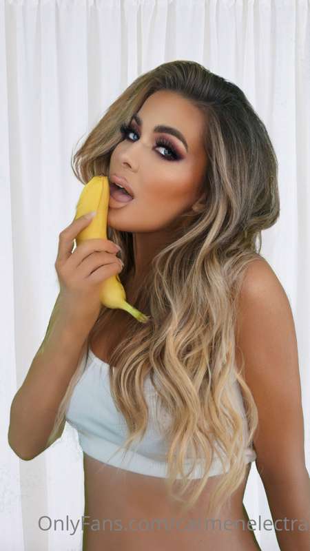 wishing this banana was something else 😏