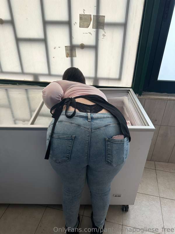 Chissà che starò cercando 😏Onlyfans.com/panteronapugliese