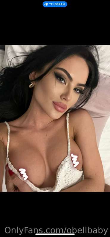Horny baby @selina_xoxo is waiting for you to have fun toget..