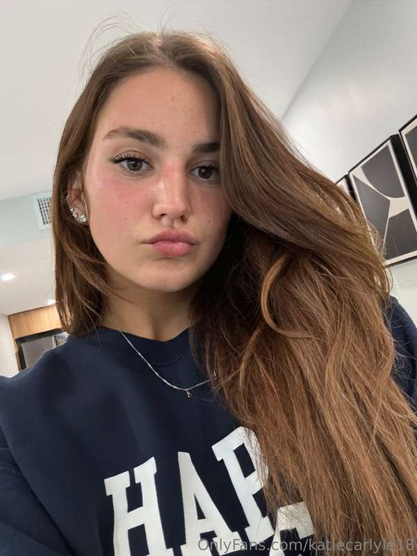 Babe I’m lonely 👉👈