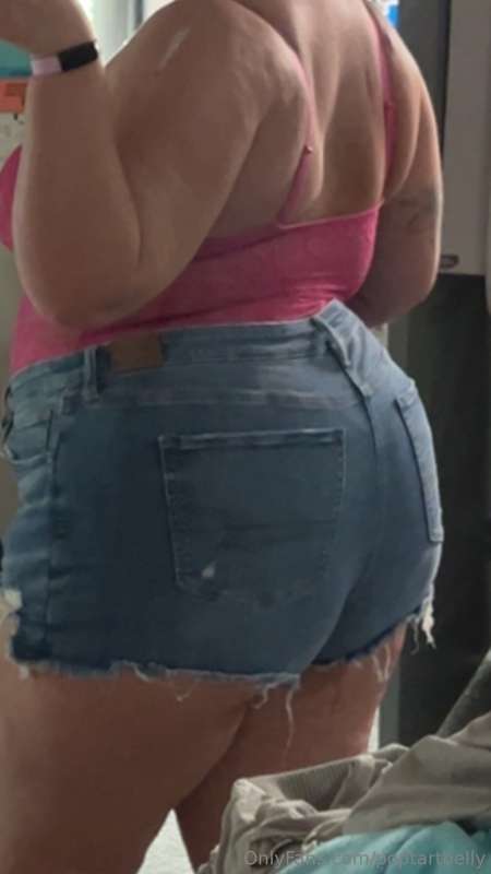 I ended up going out in the pink bodysuit and jean shirts co.. 7