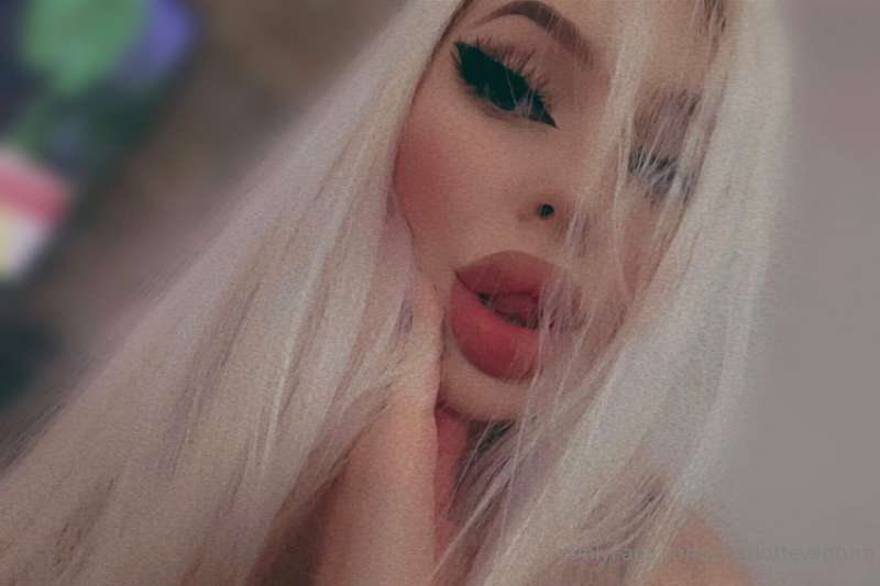 👅👅👅