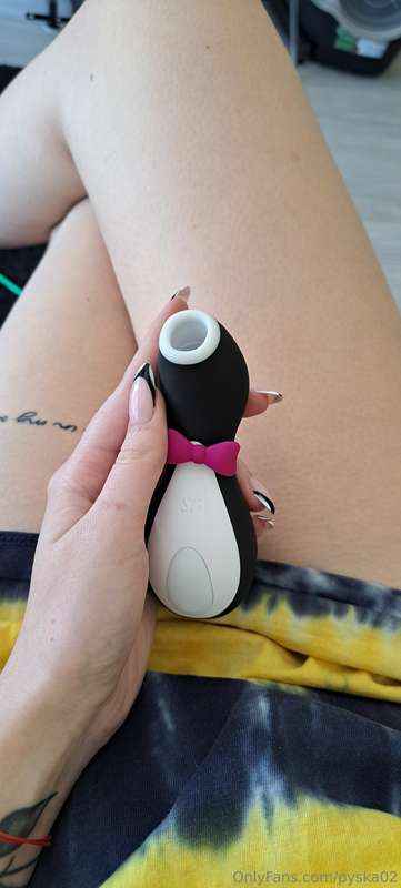 Poznajcie Pana Pingwinka.🐧 To mały wibratorek, którym bawię ..
