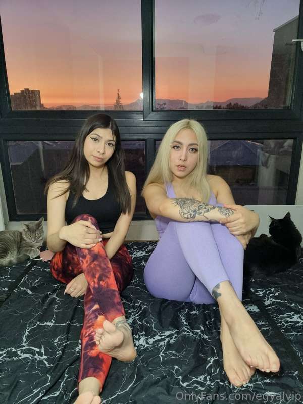 SET WITH MY FRIEND @camibarefoot ♡ 8