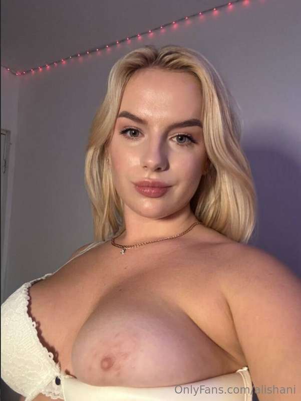 🔥 FREE SUBSCRIPTION🔥 @lily_peach1 @lily_peach1  LOVES ANAL 🔞..